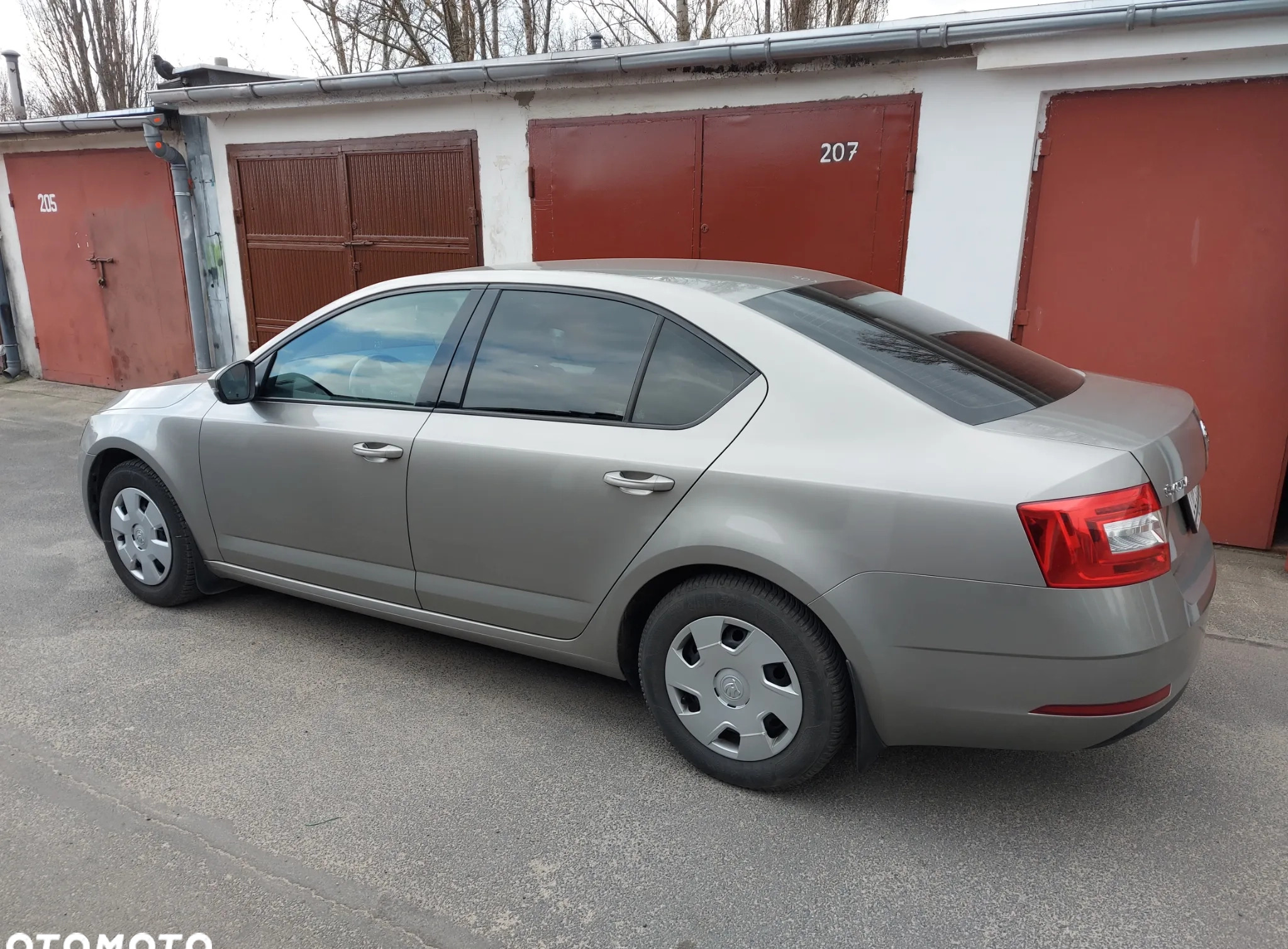 Skoda Octavia cena 43500 przebieg: 202000, rok produkcji 2017 z Legnica małe 46